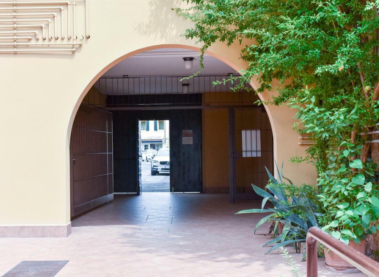 Villa Debbie'S House Desenzano del Garda Exterior foto